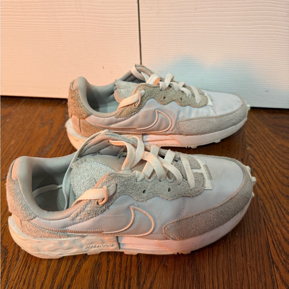 Nike Women's White and Gray Sneakers